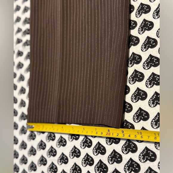 Studio Brown Pinstripe Women's Pantsuit size 8 in excellent condition - Picture 10 of 17